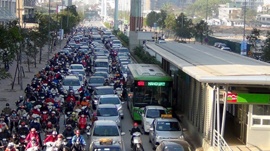 Scofflaws thwart Hanoi’s new 'rapid' transit system
