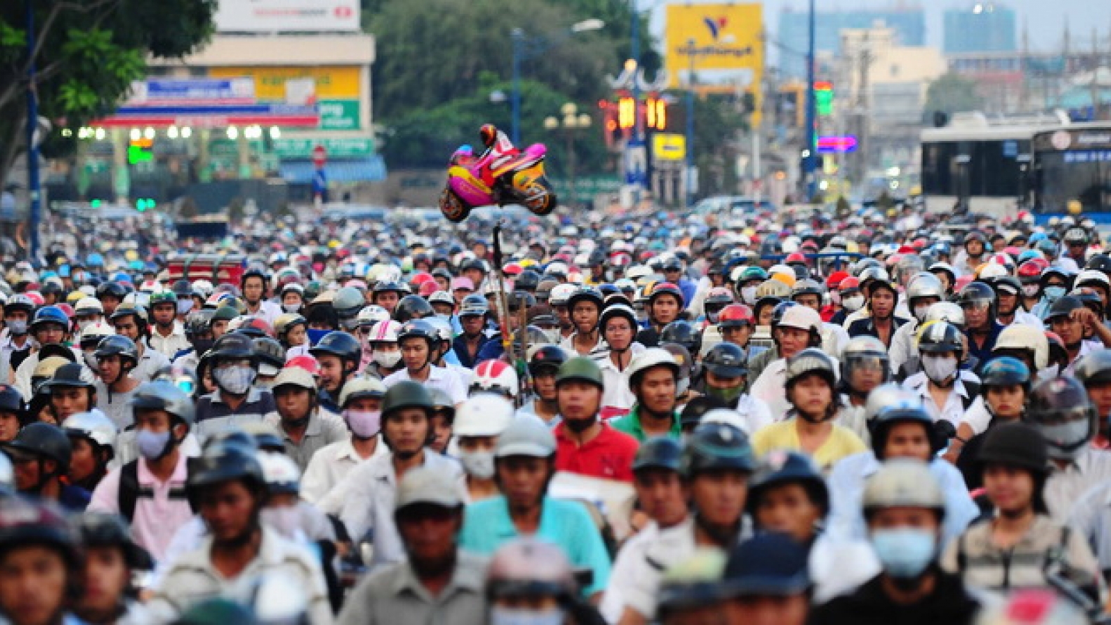 HCM City transport infrastructure lags behind population growth