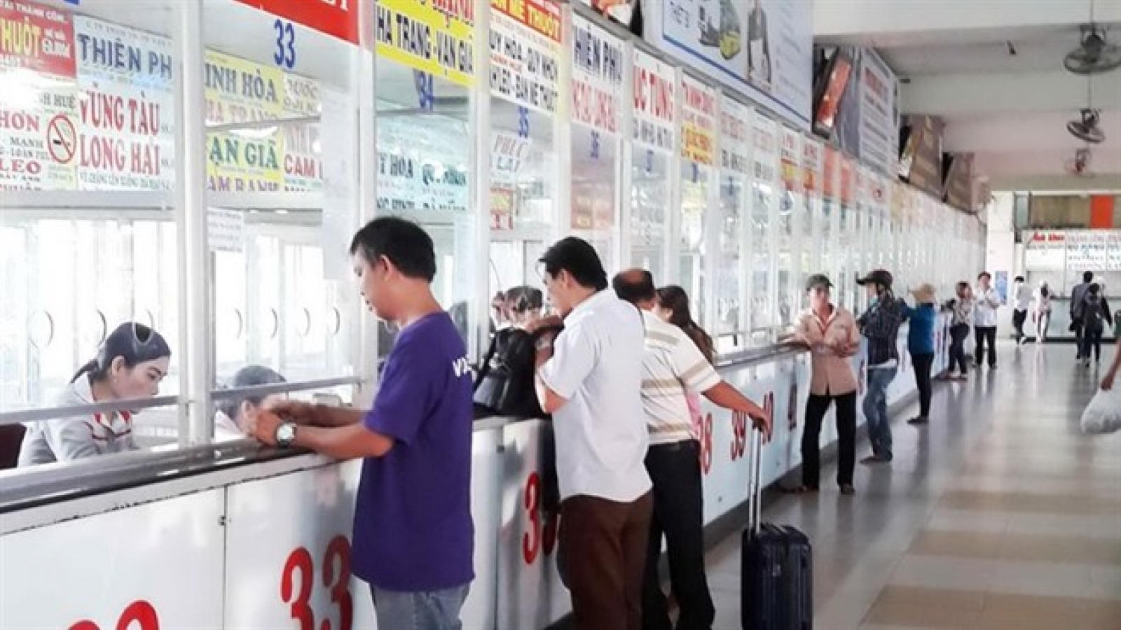 Transport firms add routes before Tet