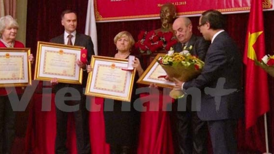 Russian reporters receive Friendship Medal
