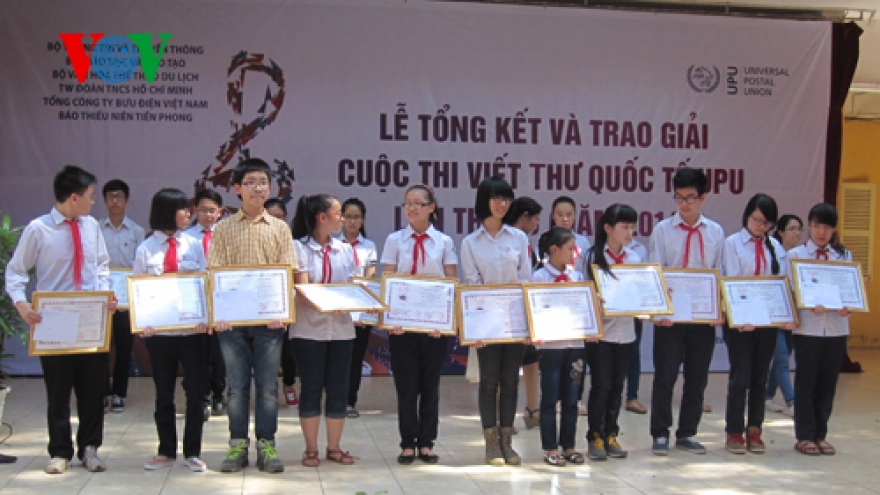 Ethnic minority students win UPU letter-writing contest