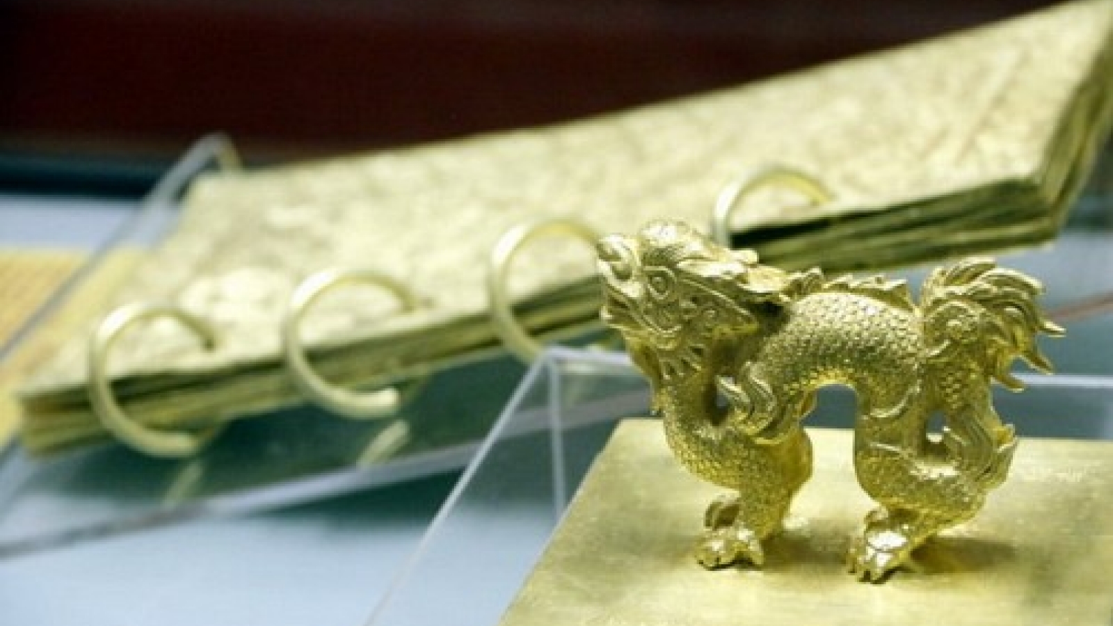Vietnam’s royal treasures on display at Hanoi museum