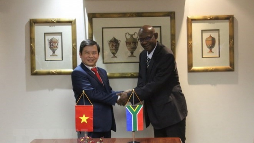 Vietnam, South Africa cooperate in crime combat
