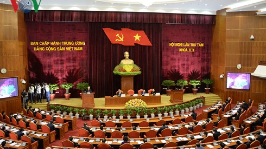 Party Central Committee convenes 8th session in Hanoi