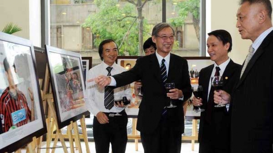 Photo exhibition marks 40 years of Vietnam-Japan friendship 