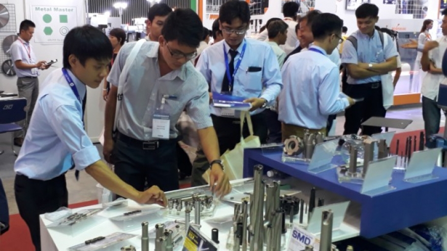 Machine, metalworking exhibition gets underway in Hanoi