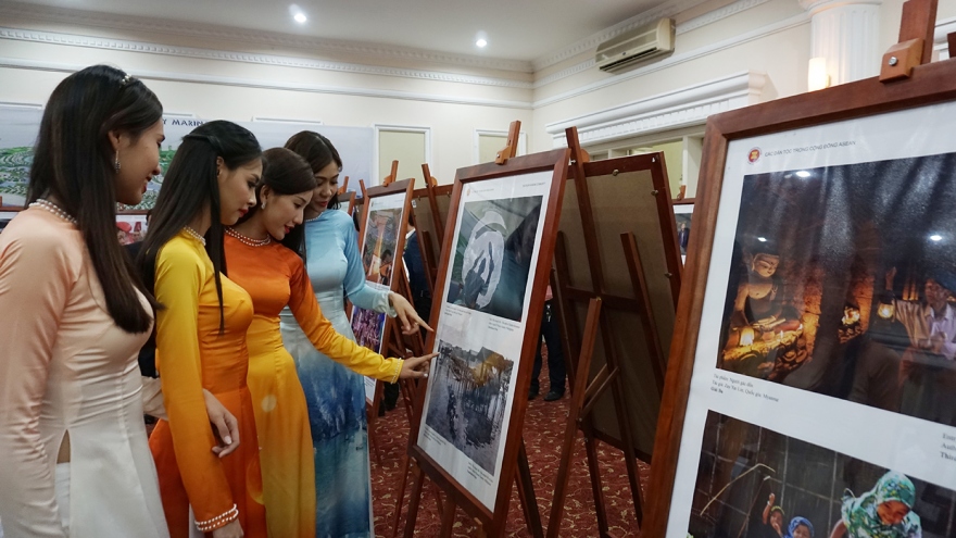 Exhibition celebrates 49th birthday of ASEAN