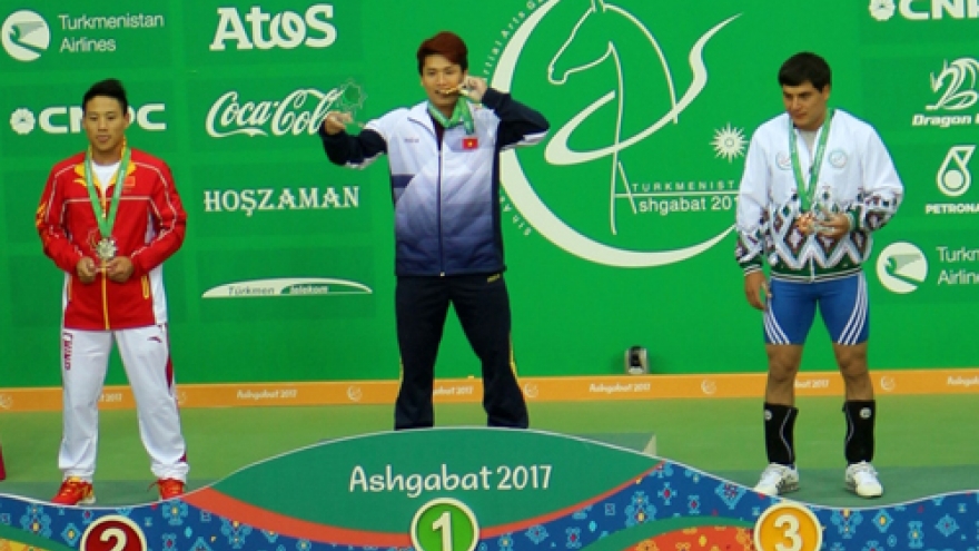 Vinh strikes weightlifter’s gold at Asian Indoor Games