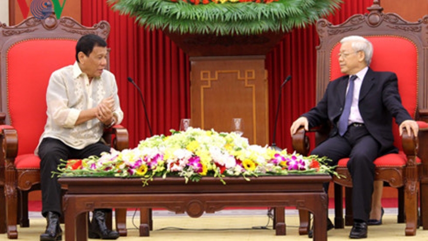 Party leader receives Filipino President