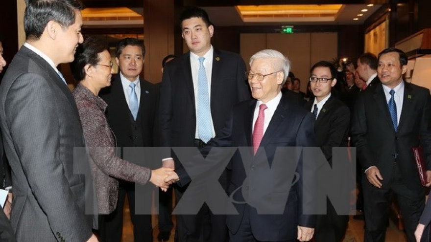 
        Party chief highlights firms’ role in Vietnam-China relations
                              