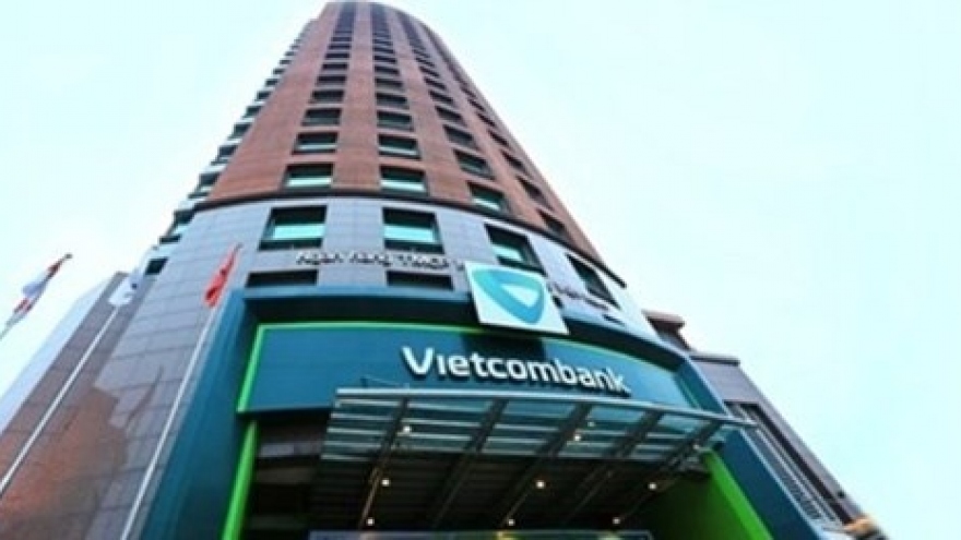 
        Vietcombank to sell 7.73% stake to Singapore partner
                              