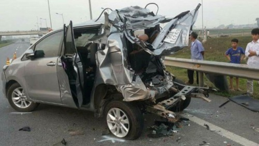 Deputy premier demands investigation into fatal car-trailer truck crash