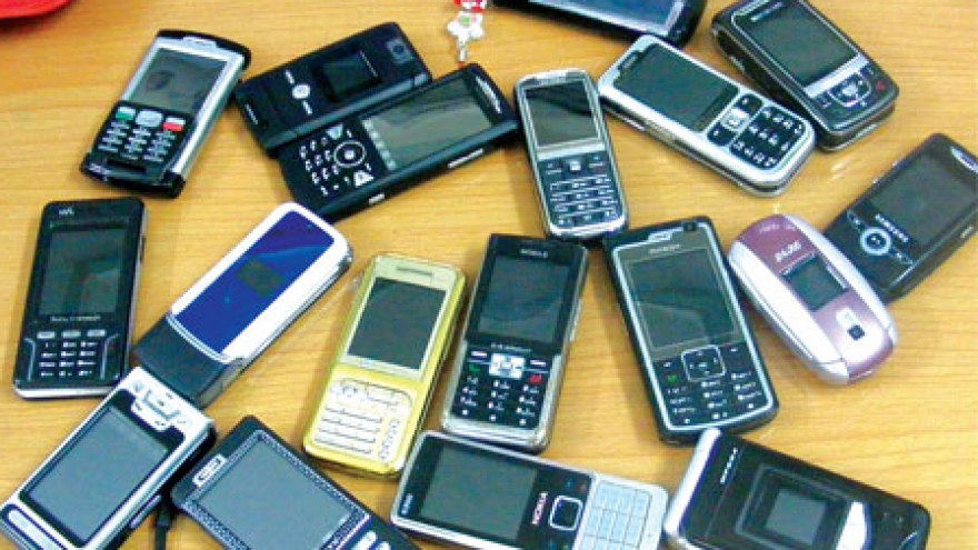 Mobile phone imports from China increase