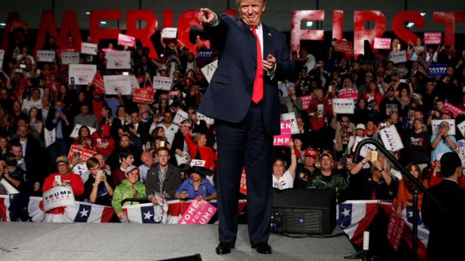 Trump raises specter of crisis if Clinton wins the White House