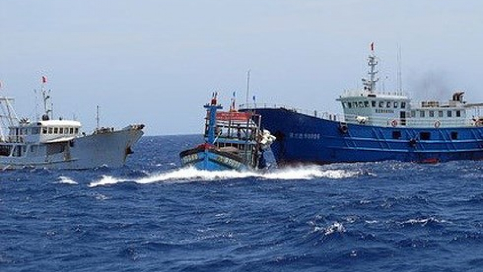 Vietnam, China review cooperation on less sensitive marine areas