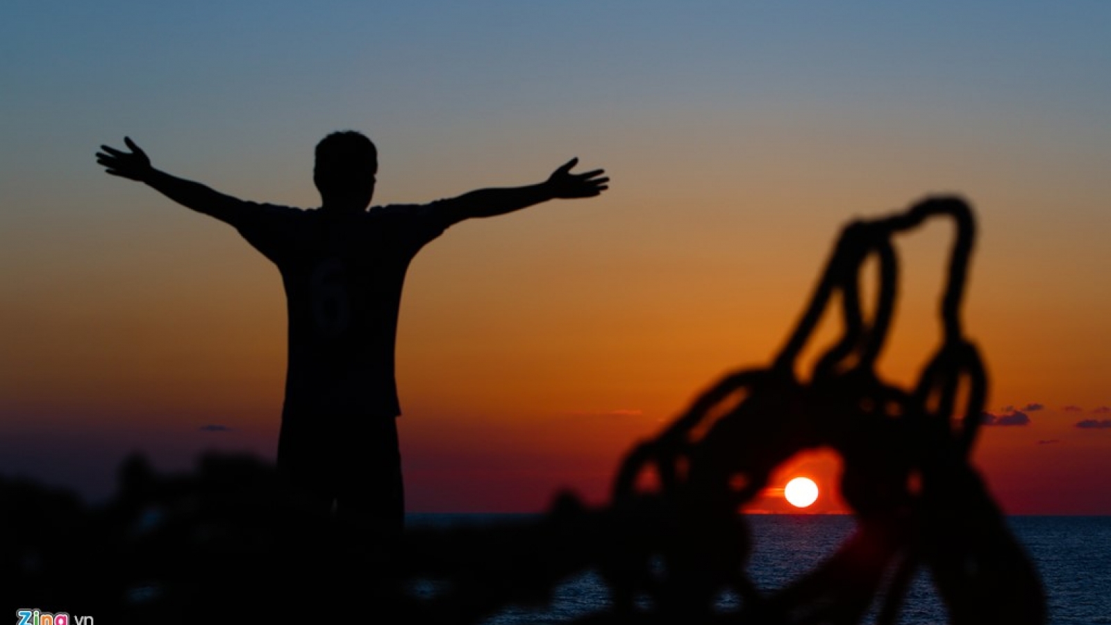 Catching sunrise and sunset over Truong Sa archipelago