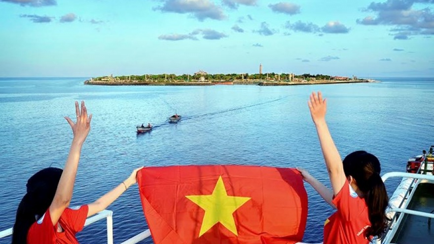 Photo exhibition on Truong Sa to open in Hanoi