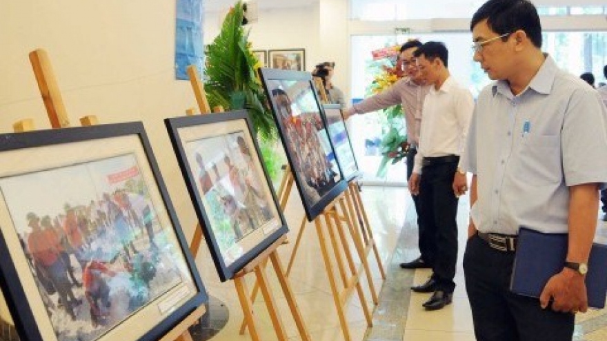 
        Photos on Truong Sa exhibited in Thai Nguyen
                              