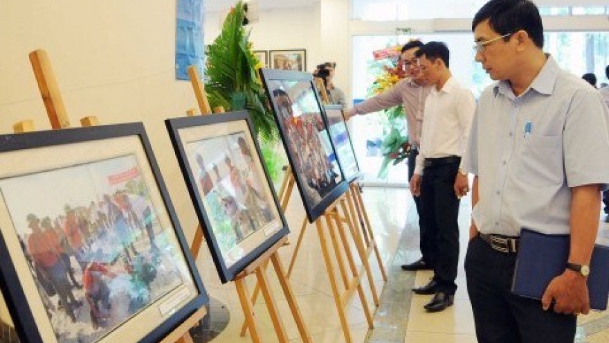 Photos on Truong Sa exhibited in Thai Nguyen