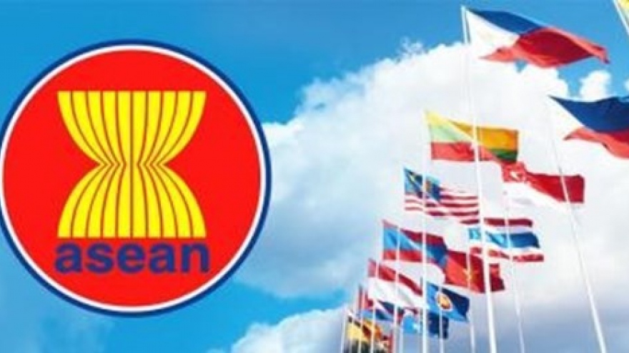 Vietnam, ASEAN set community building goals
