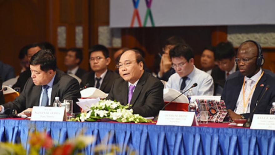 PM Phuc gives keynote address at Vietnam Business Forum 