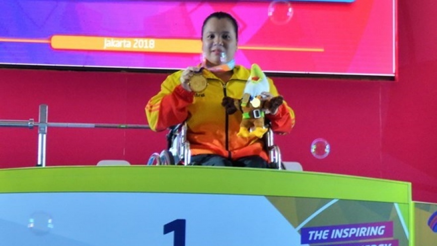 Female weightlifter wins gold medal at Asian Para Games 2018