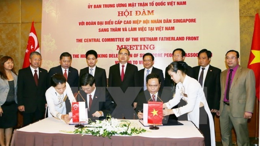 Vietnam, Singapore volunteers to enhance mutual understanding