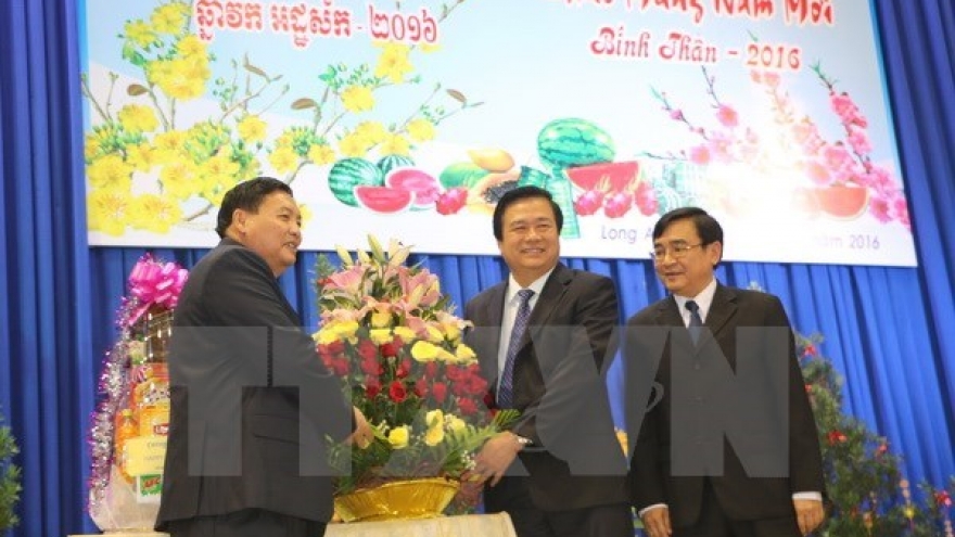 
        Long An, Cambodian border localities enhance ties
                              