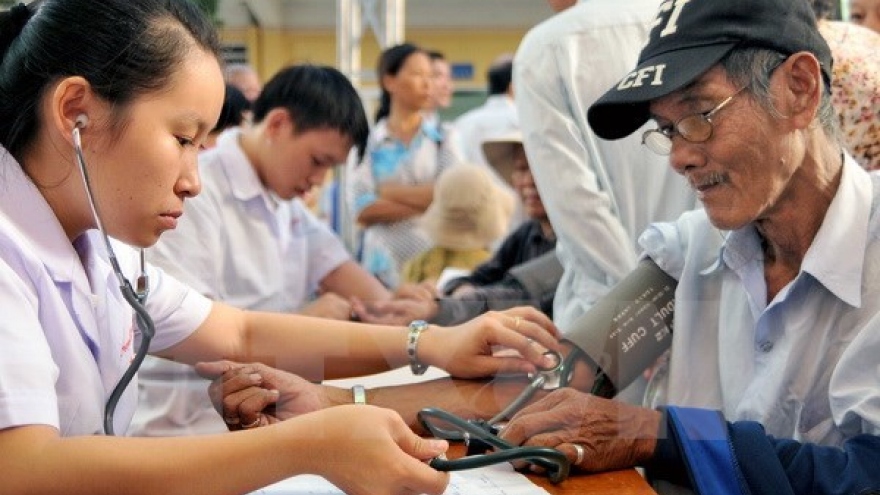Hanoi: Free check-ups offered to the elderly in Son Tay town