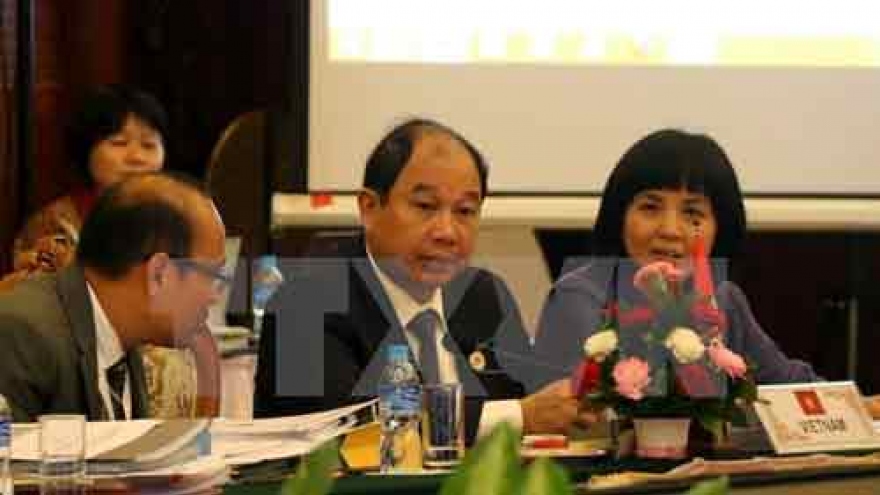 
        ASEAN economic ministers hail US support
                              