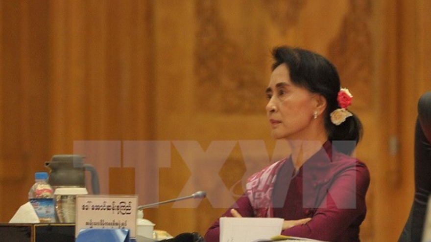 Political talks in Myanmar on power transition