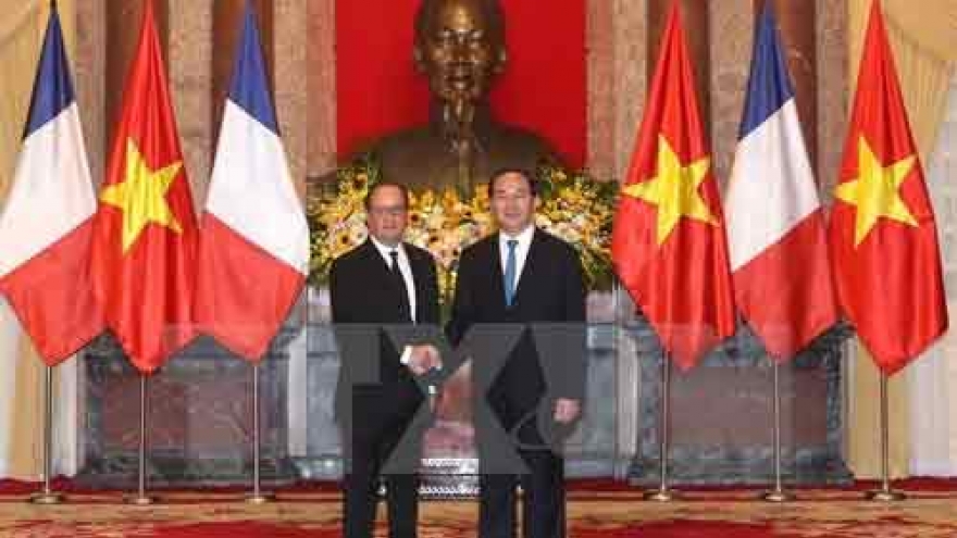 French President concludes Vietnam visit