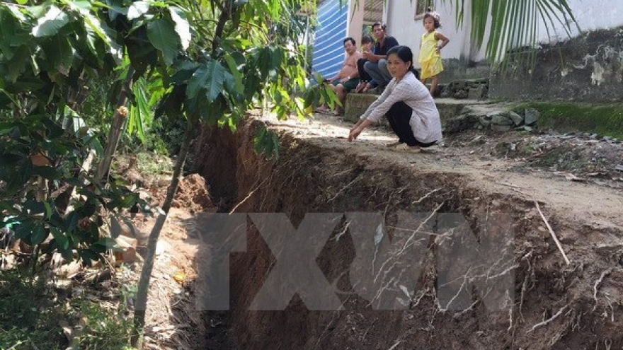 Deputy PM urges Mekong Delta to set forth scenarios for landslide response