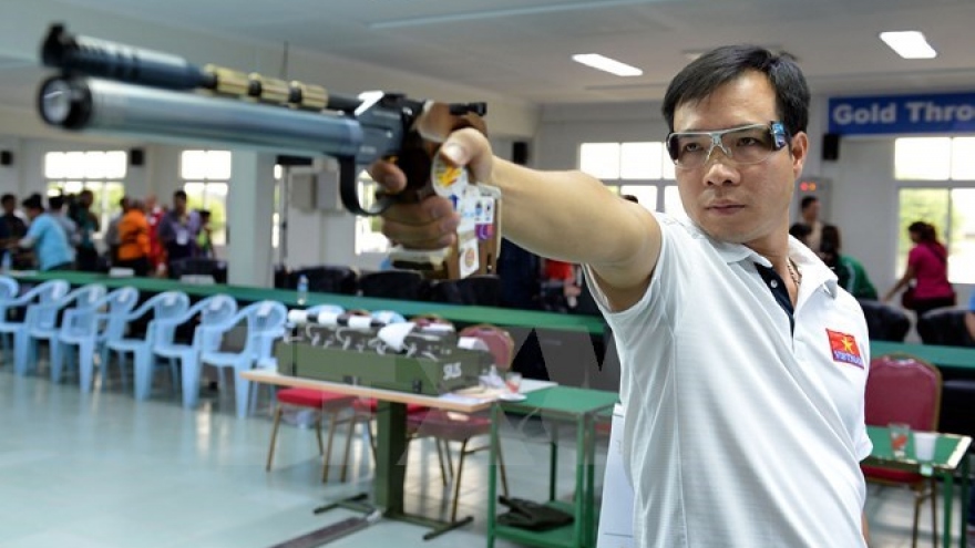 Olympian Hoang Xuan Vinh wins regional shooting champs