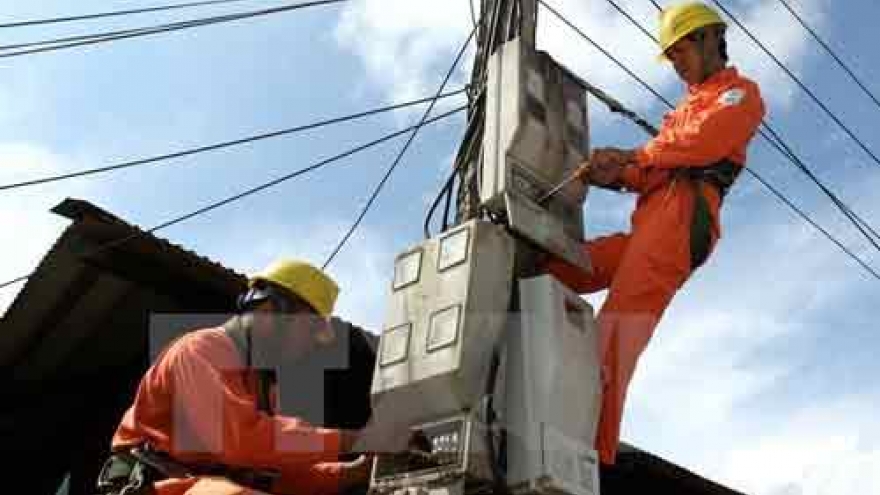 
        Tra Vinh: Khmer households connected to national grid
                              