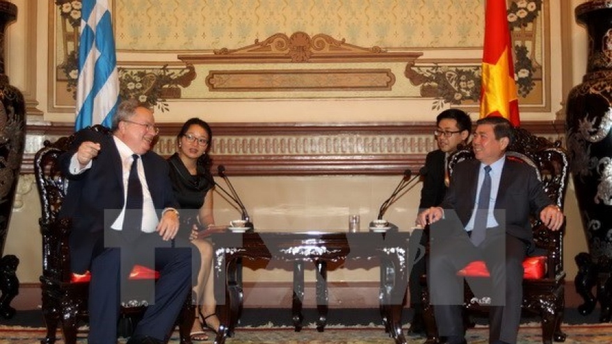 Greece wants to develop seaport partnership with HCM City