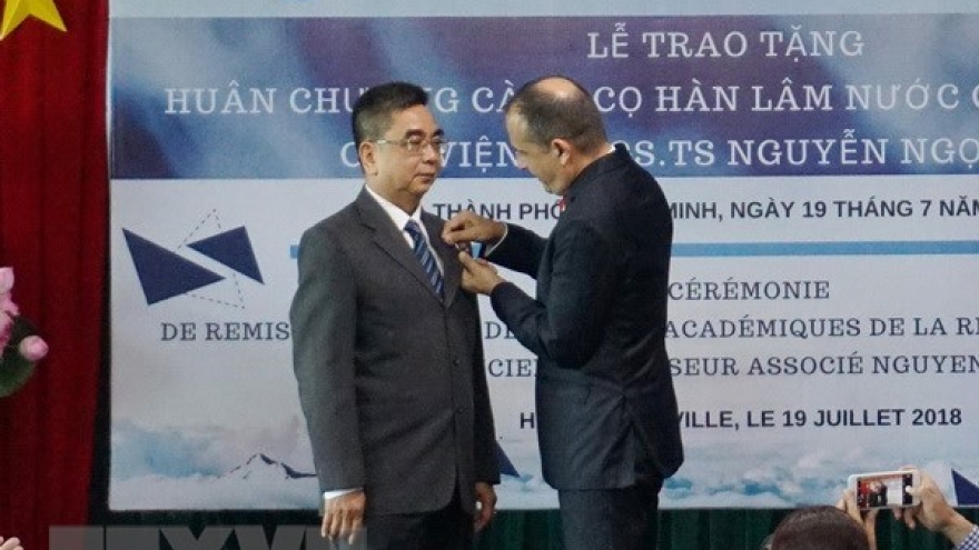 France’s Order of Academic Palms presented to Vietnamese scholar
