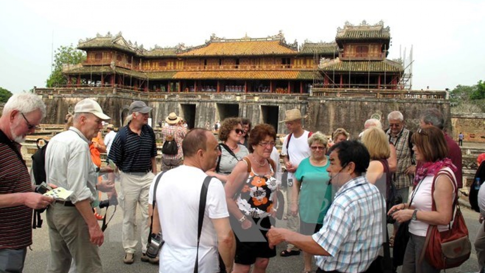 Thua Thien Hue welcomes first foreign visitors of 2017