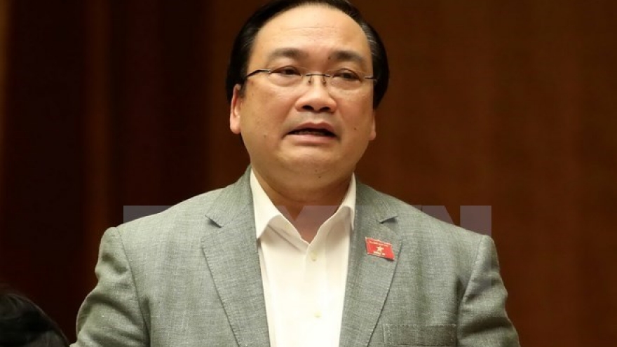 New Hanoi Party chief visits local police, armed forces