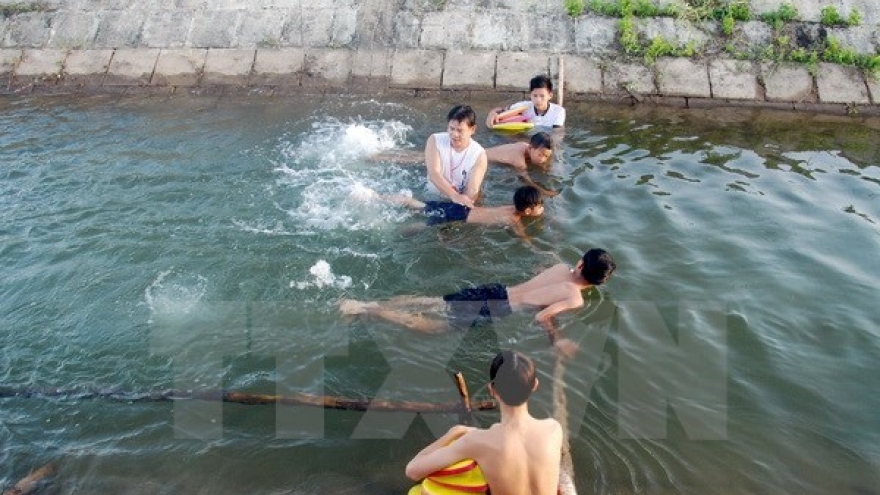 Project teaches swimming to thousands of kids in Thua Thien – Hue
