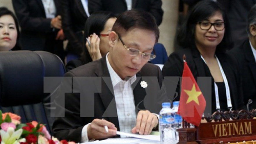 
        ASEAN senior officials complete preparations for AMM meetings
                              