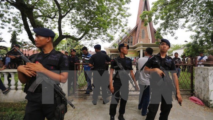 Suicide bombing injures four people in Indonesia