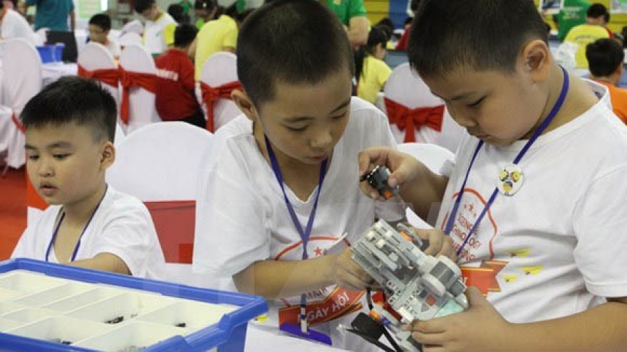 Students win prizes at int’l Robothon competition