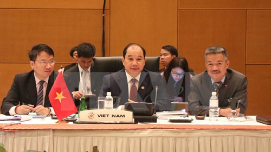 Vietnam actively proffers ideas for AEC formation during AEM 47