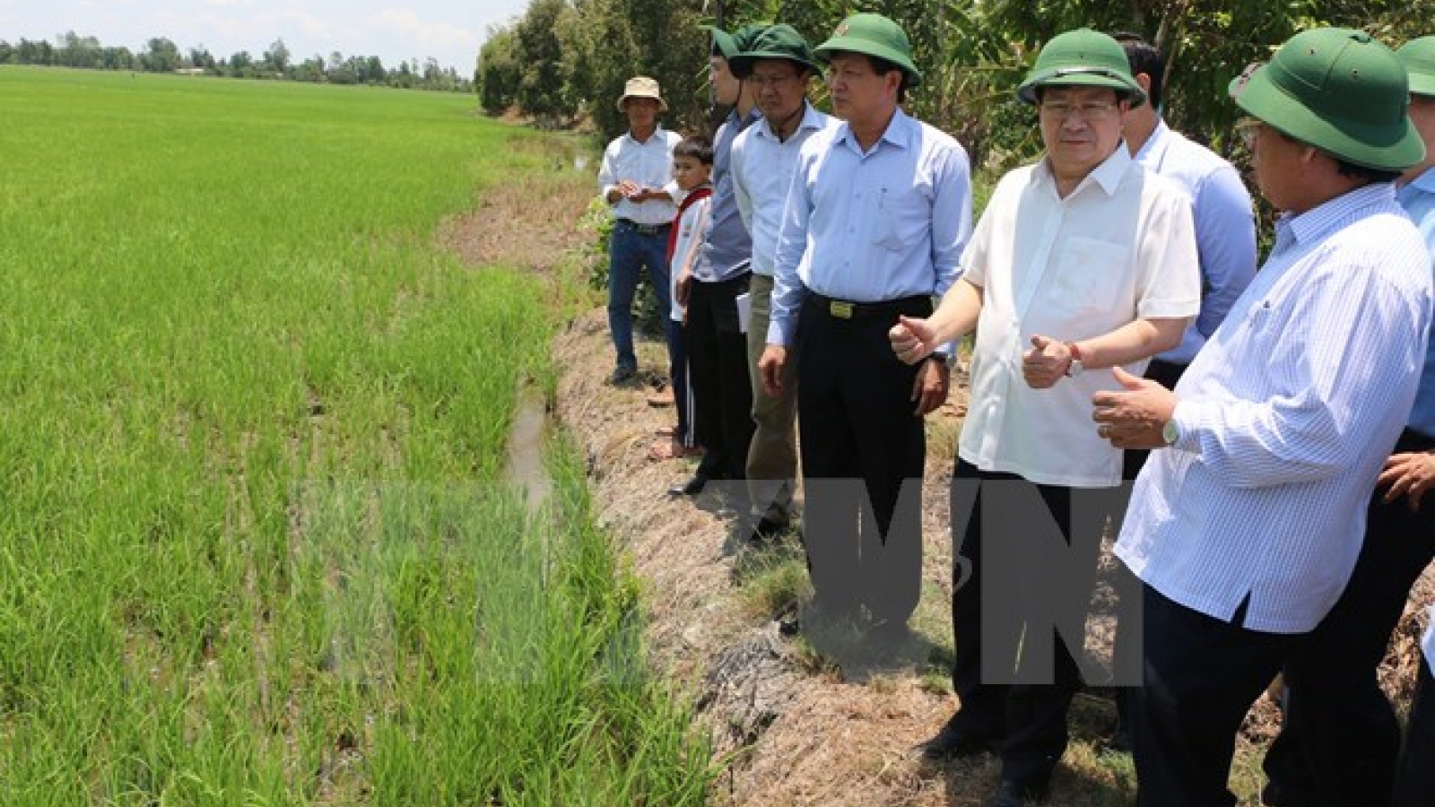 Deputy PM visits disaster-hit localities in Bac Lieu