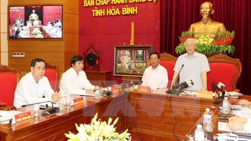 Party leader asks Hoa Binh to pay more heed to poverty reduction