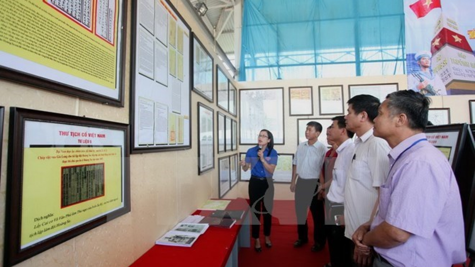 Quang Tri celebrates World Oceans Day with exhibition on islands
