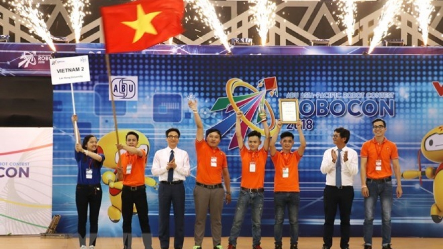 Vietnamese team triumphs at 2018 ABU Robocon contest