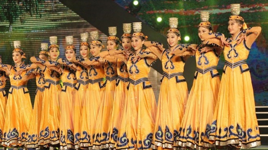 Vietnamese, Chinese youths wrap up third festival