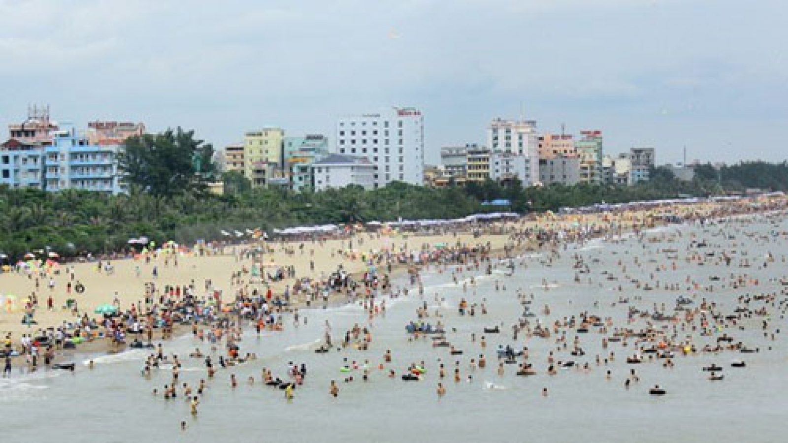 Thanh Hoa vibrant with marine tourism festival